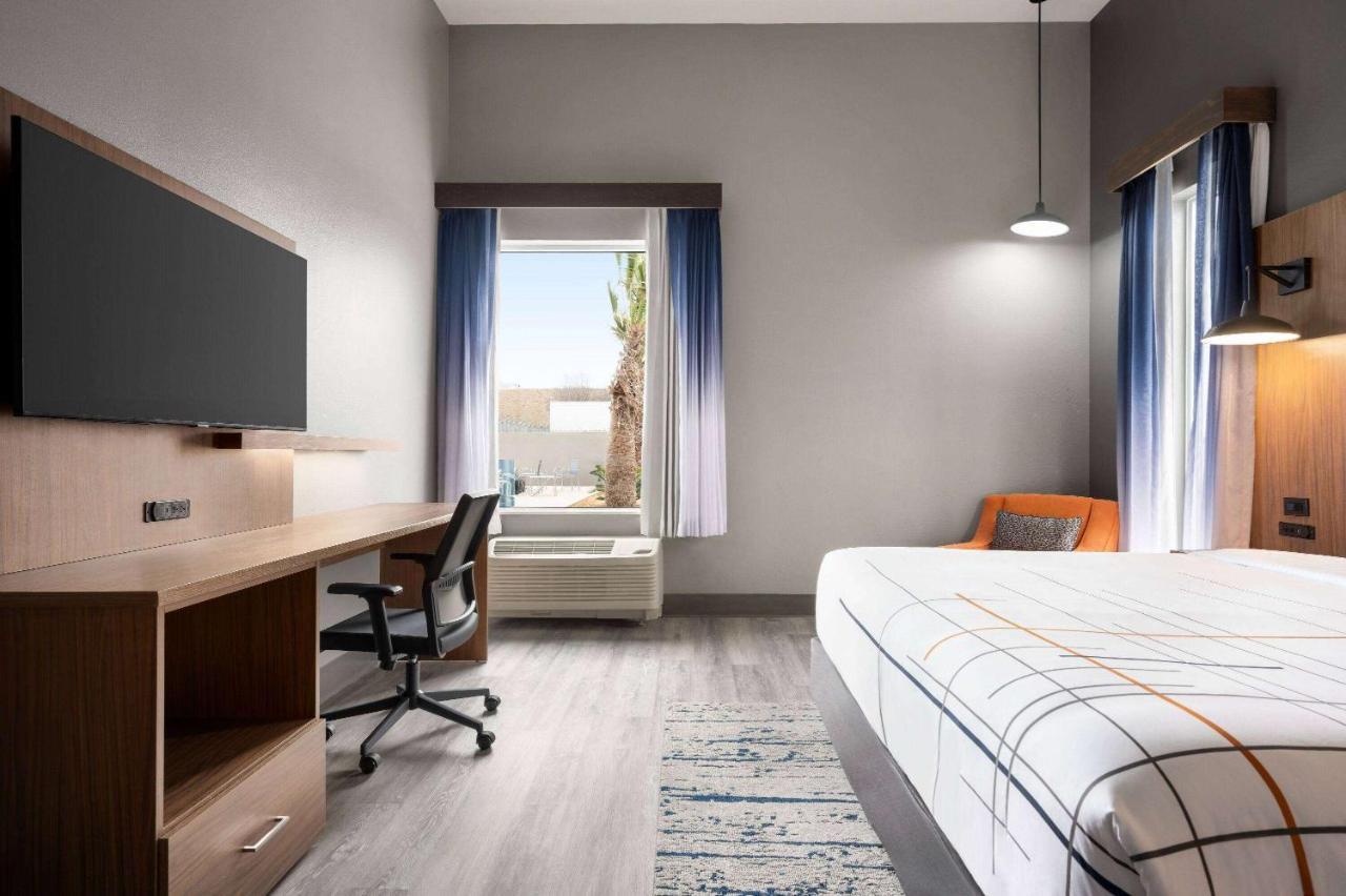 La Quinta Inn & Suites By Wyndham 德尔里奥 外观 照片